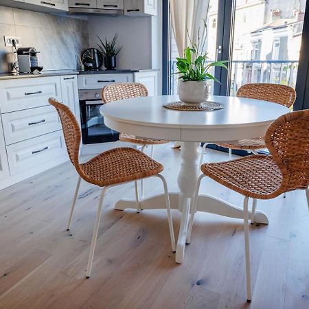 The Corner Luxe Apartment Бухарест Экстерьер фото