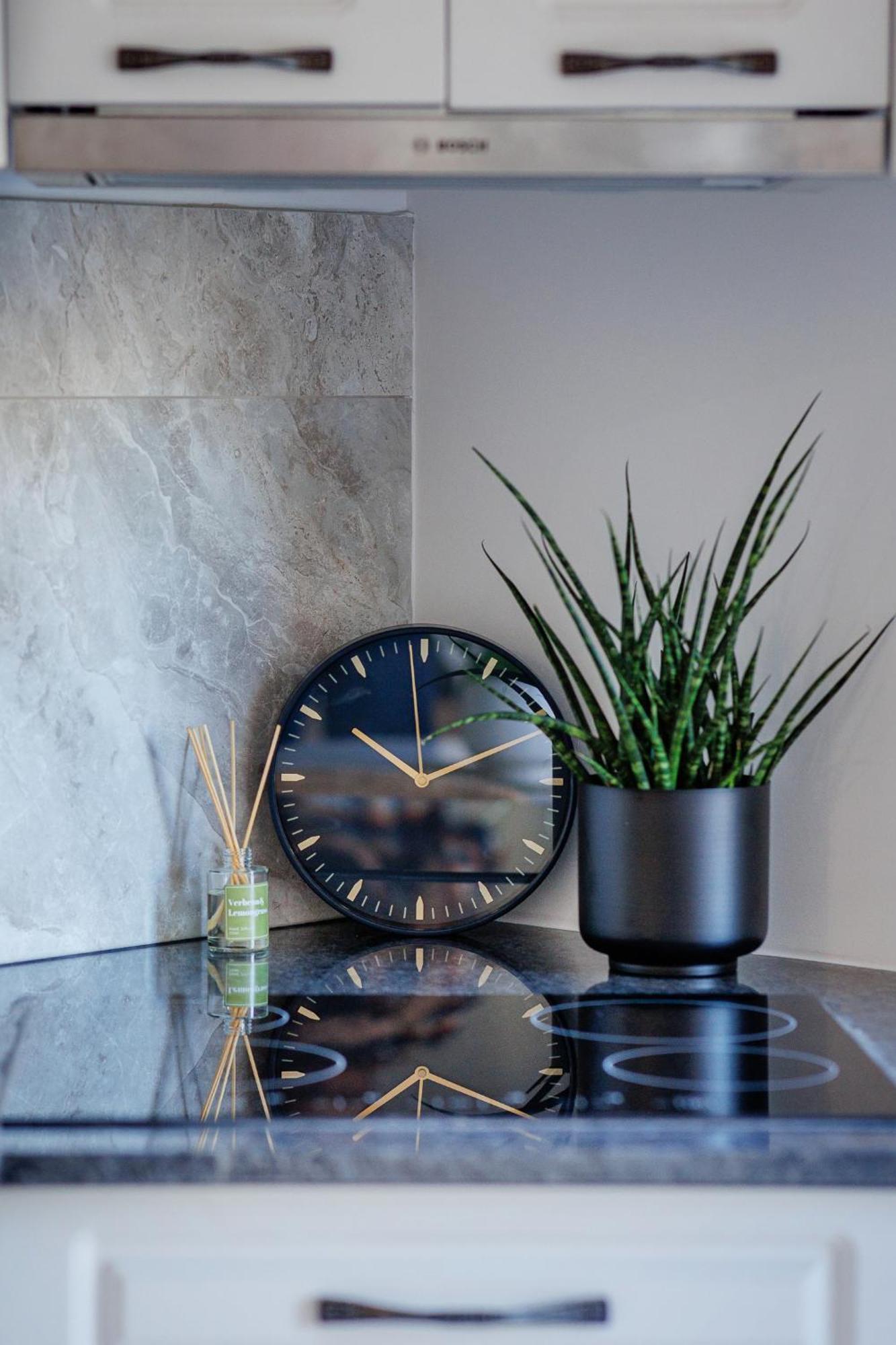 The Corner Luxe Apartment Бухарест Экстерьер фото