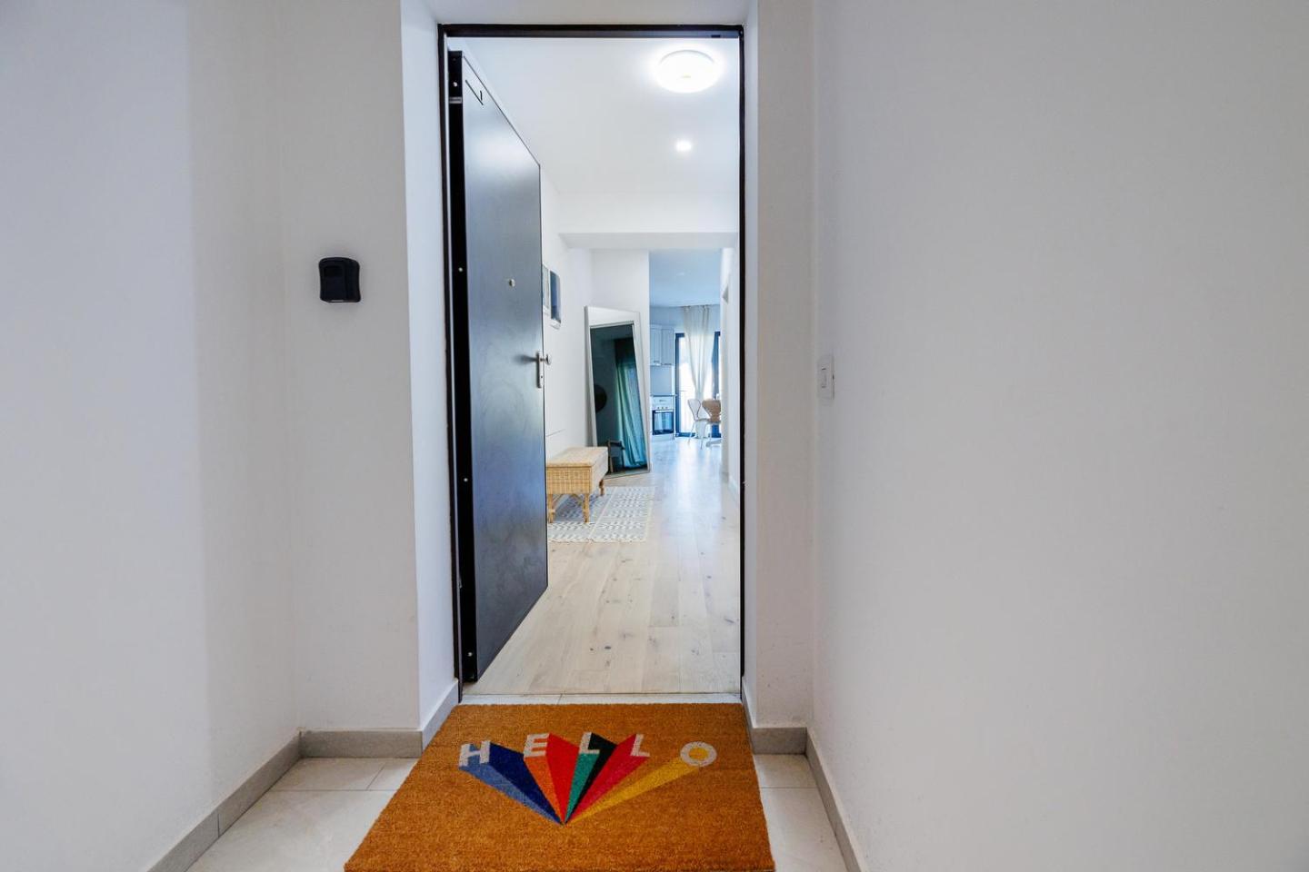 The Corner Luxe Apartment Бухарест Экстерьер фото