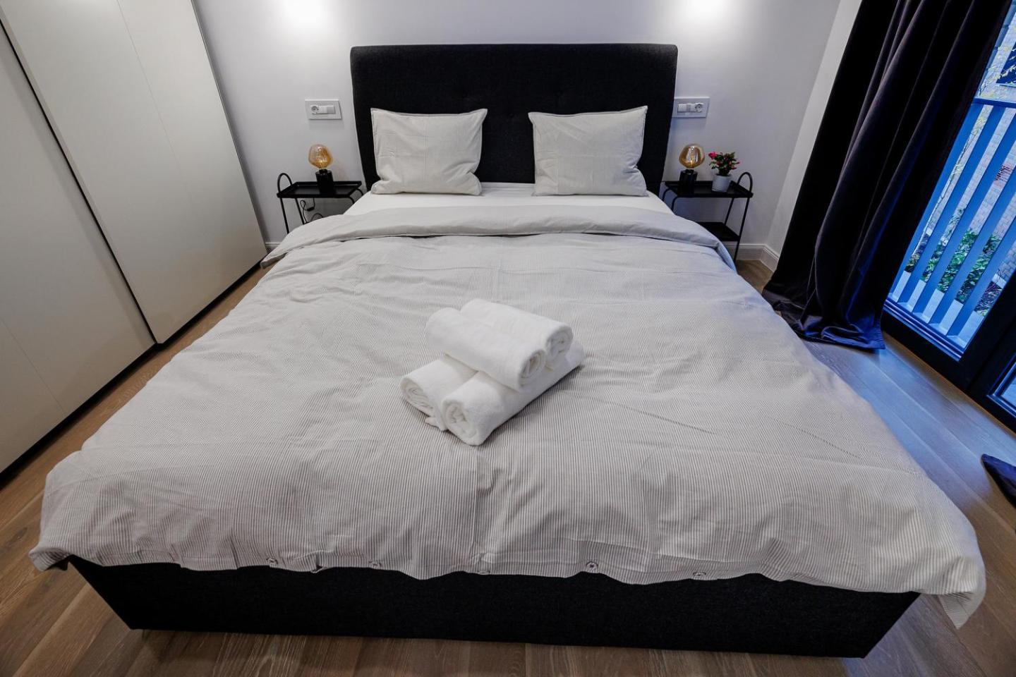 The Corner Luxe Apartment Бухарест Экстерьер фото