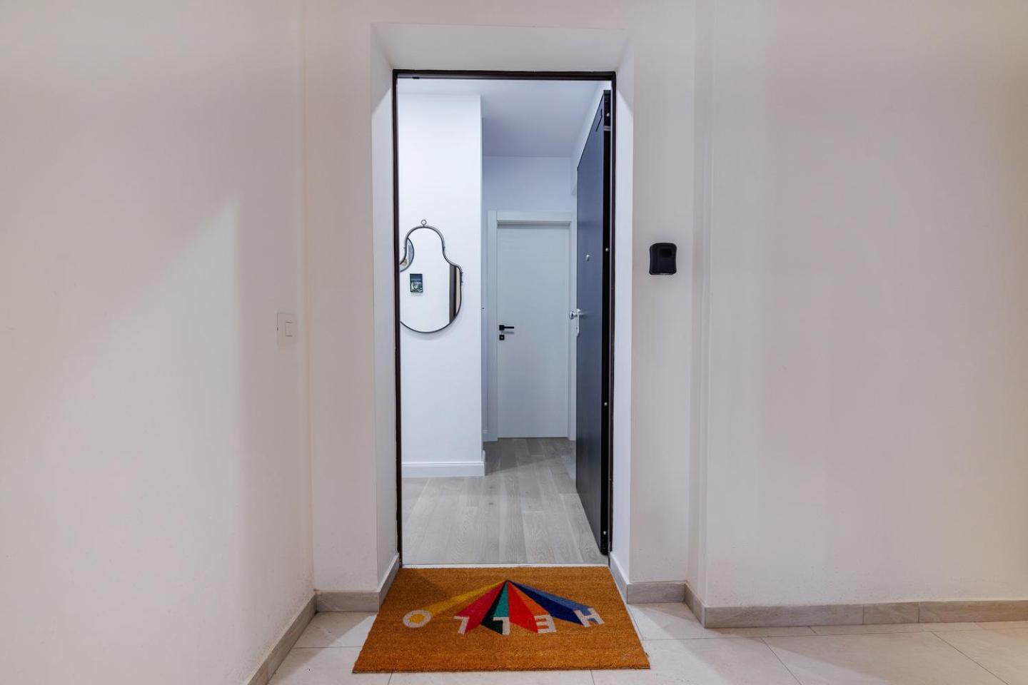 The Corner Luxe Apartment Бухарест Экстерьер фото