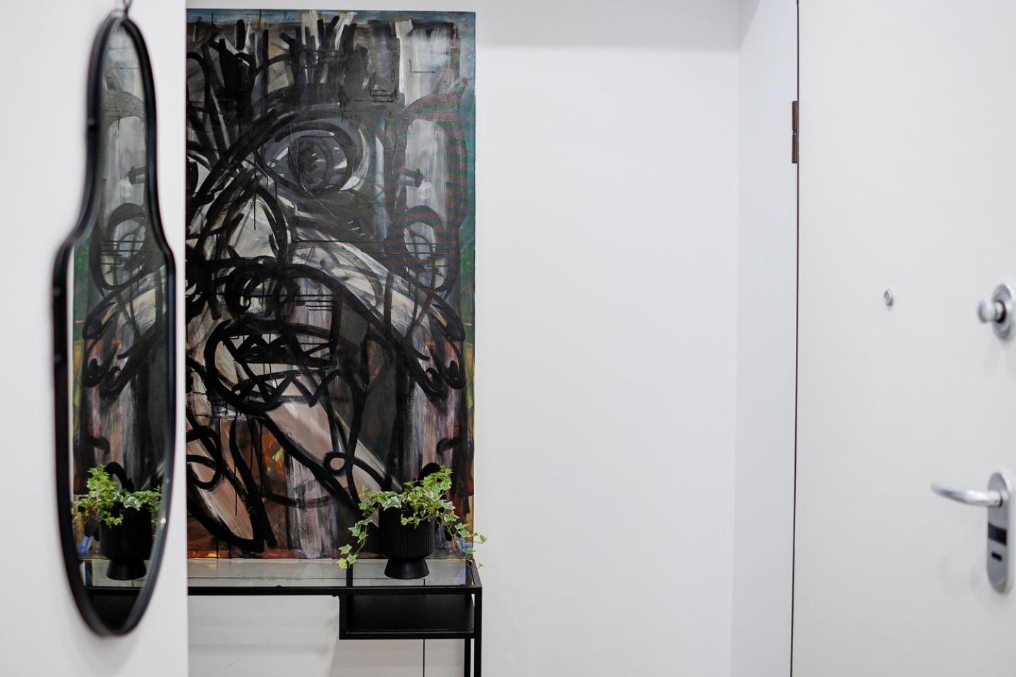 The Corner Luxe Apartment Бухарест Экстерьер фото