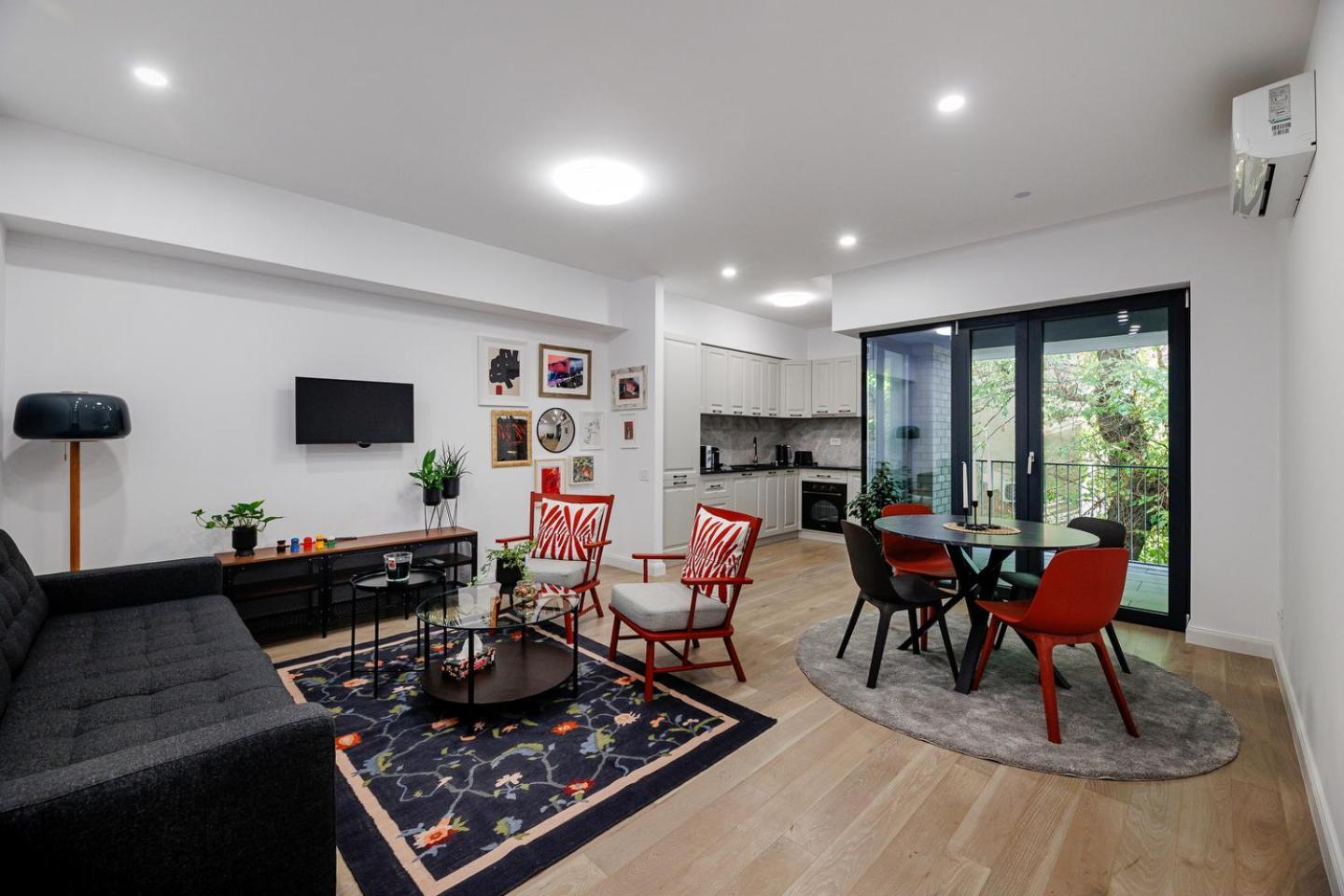 The Corner Luxe Apartment Бухарест Экстерьер фото