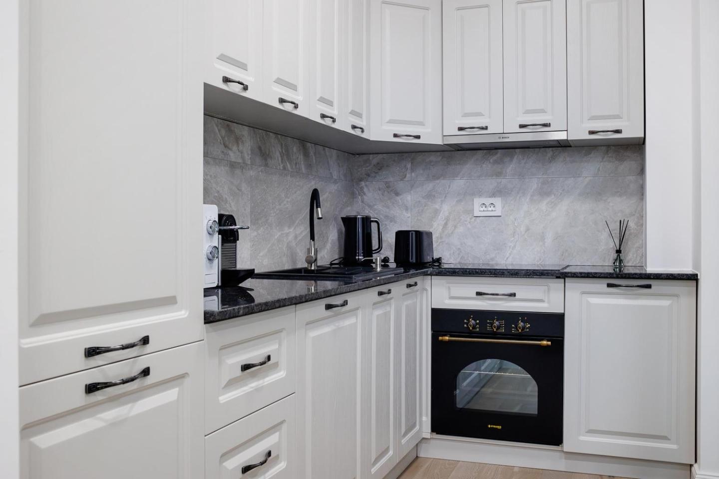 The Corner Luxe Apartment Бухарест Экстерьер фото