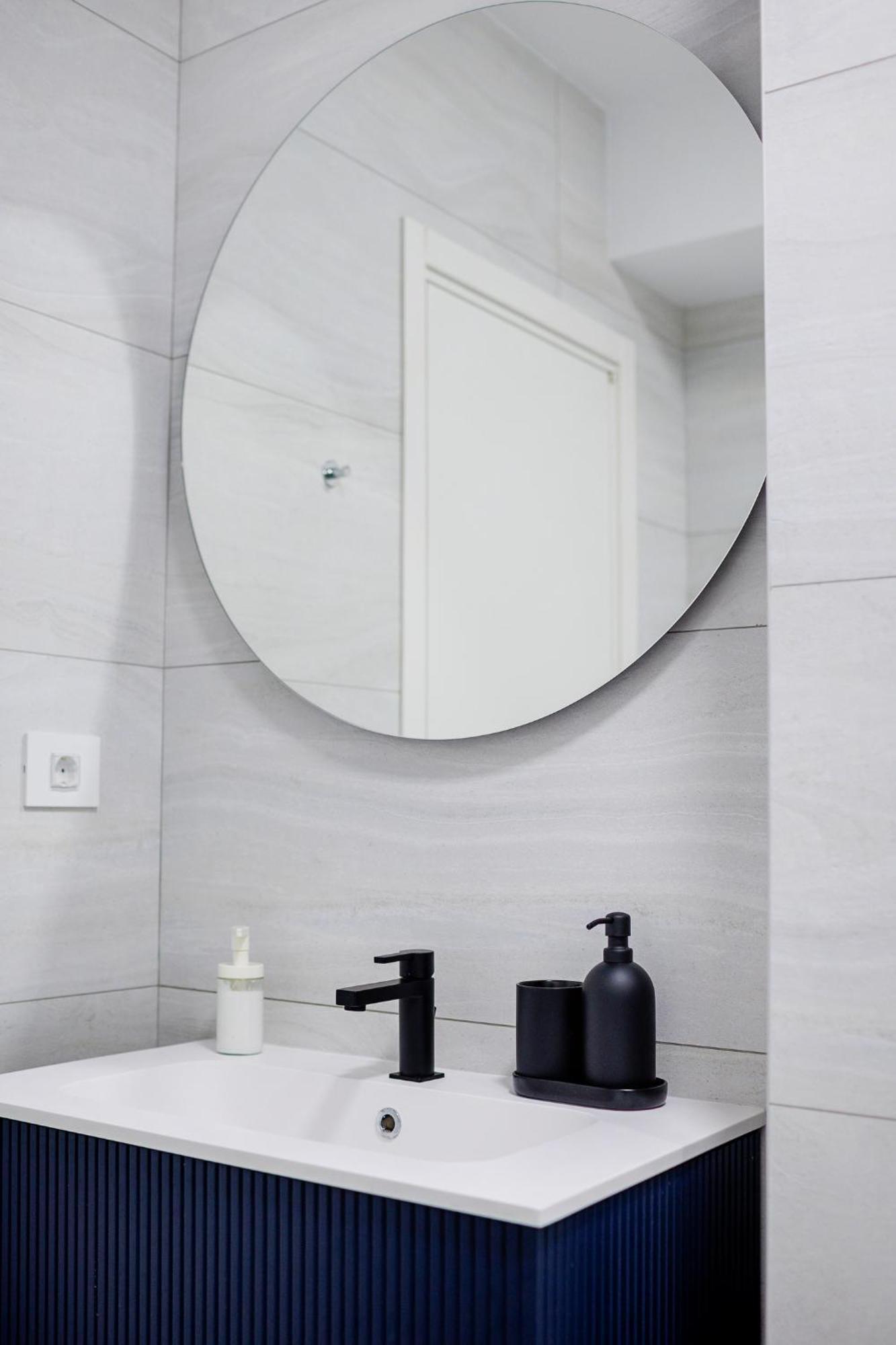 The Corner Luxe Apartment Бухарест Экстерьер фото
